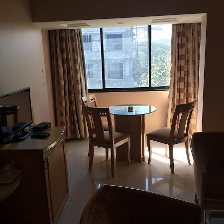 Hotel Ashirwad ปูเน่ ภายนอก รูปภาพ