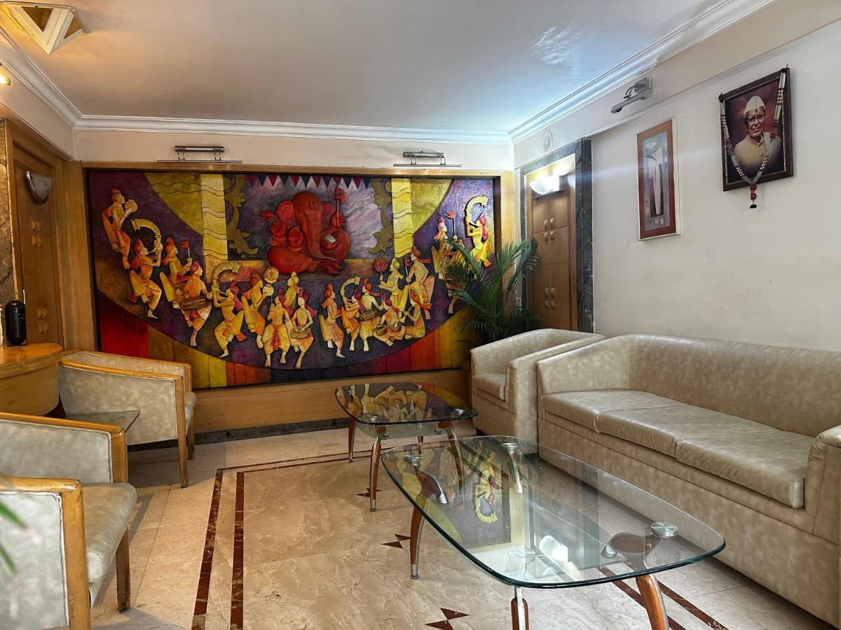 Hotel Ashirwad ปูเน่ ภายนอก รูปภาพ